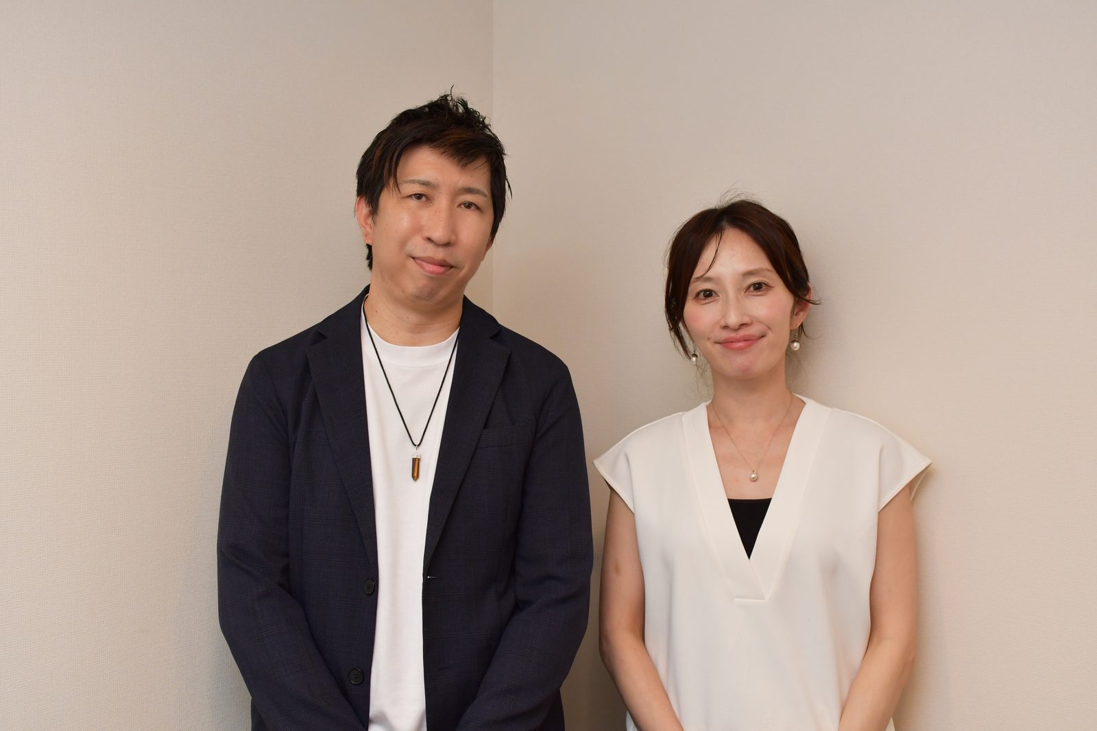 代表 伏見剛彦と取材記者